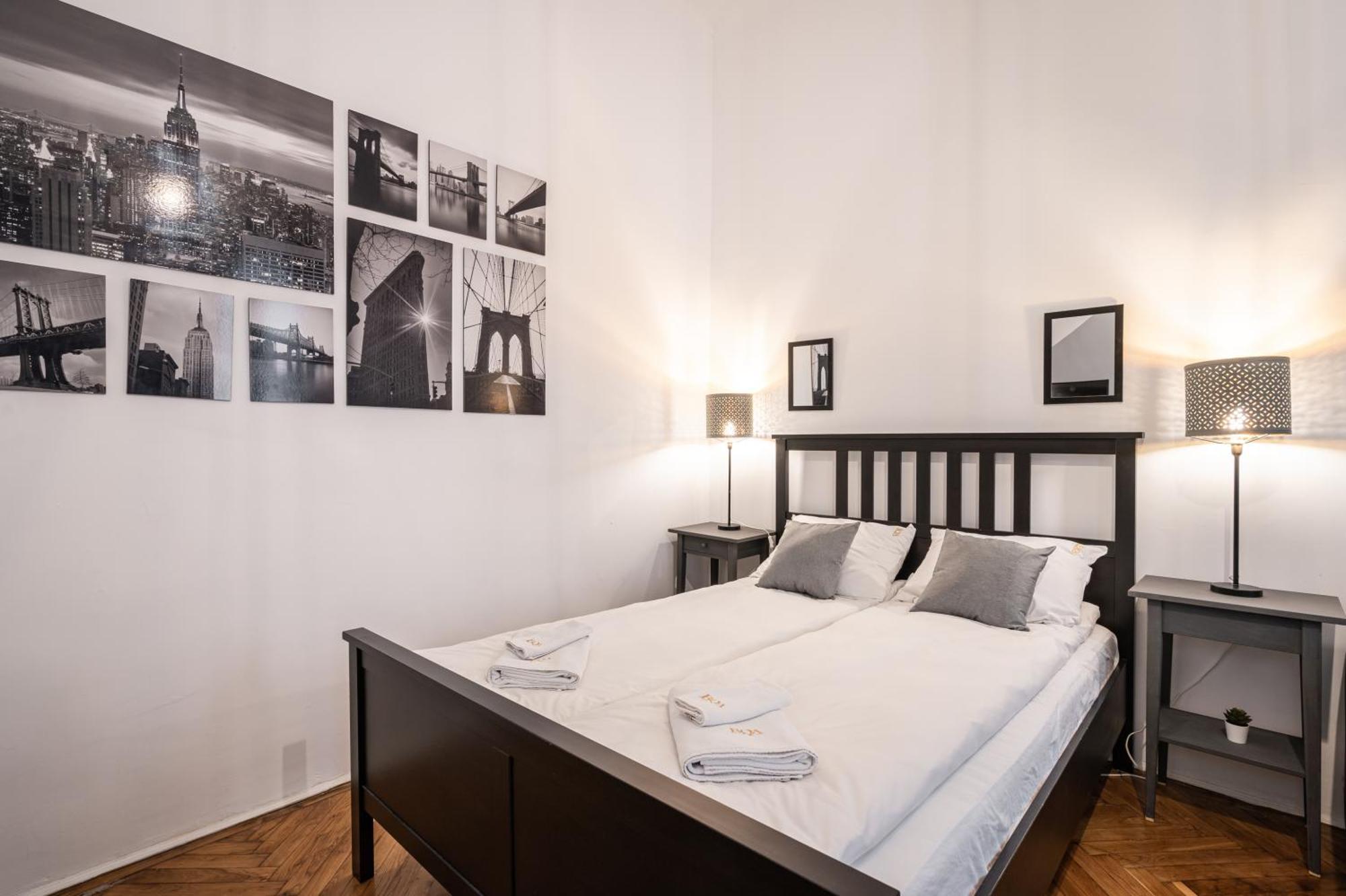 B8 - Grand Boulevard Luxe Apartment - Best Location By Bqa Budapest Room photo